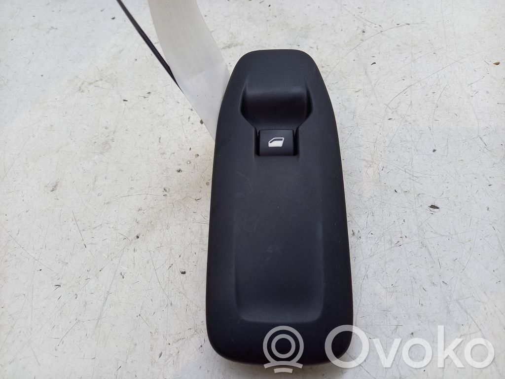 Peugeot 208 I Interruptor del elevalunas eléctrico