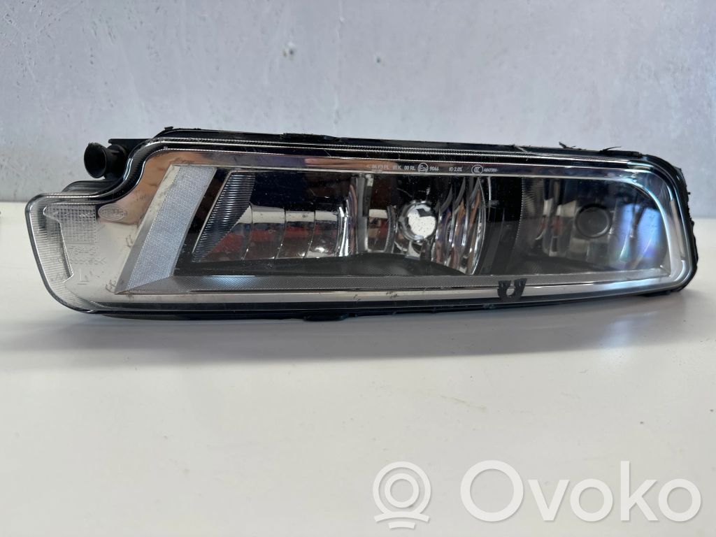Volkswagen PASSAT B8 Światło przeciwmgłowe przednie 