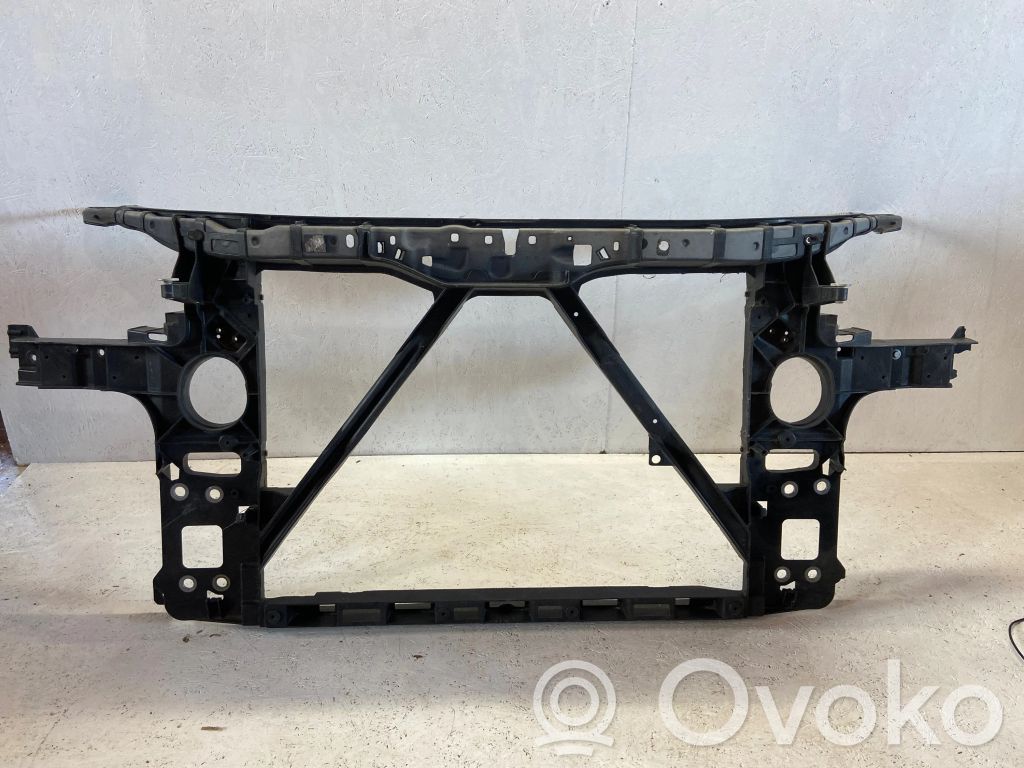 Audi Q7 4L Radiatorių panelė 