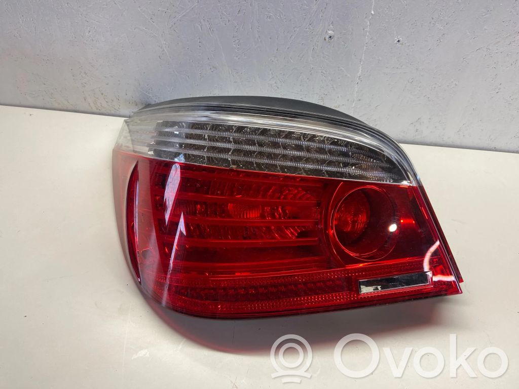 BMW 5 E60 E61 Aizmugurējais lukturis virsbūvē 
