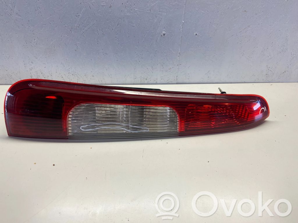 Ford C-MAX I Galinis žibintas kėbule 