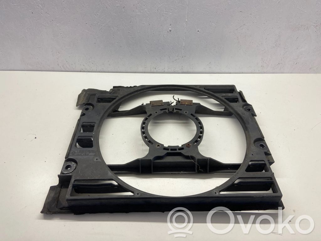 BMW 5 E39 Elektrisks radiatoru ventilators 