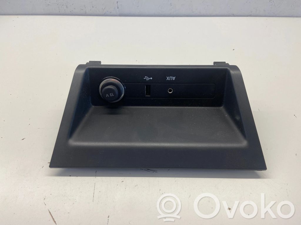 Skoda Fabia Mk3 (NJ) Enchufe conector USB 