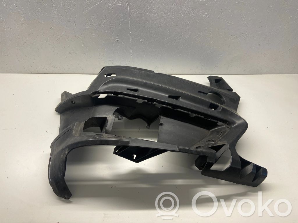 BMW 2 F46 Front bumper mounting bracket 