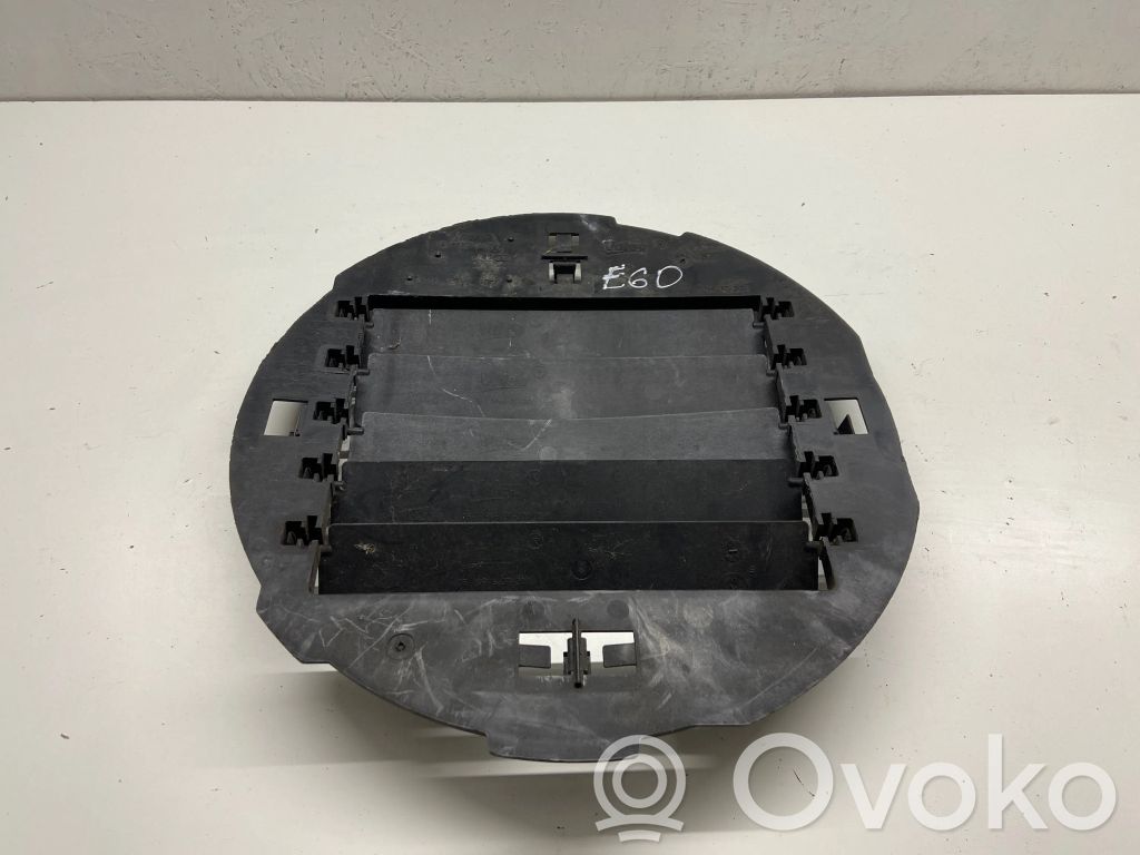 Audi Q5 SQ5 8R Radiatoriaus oro nukreipėjas (-ai) 