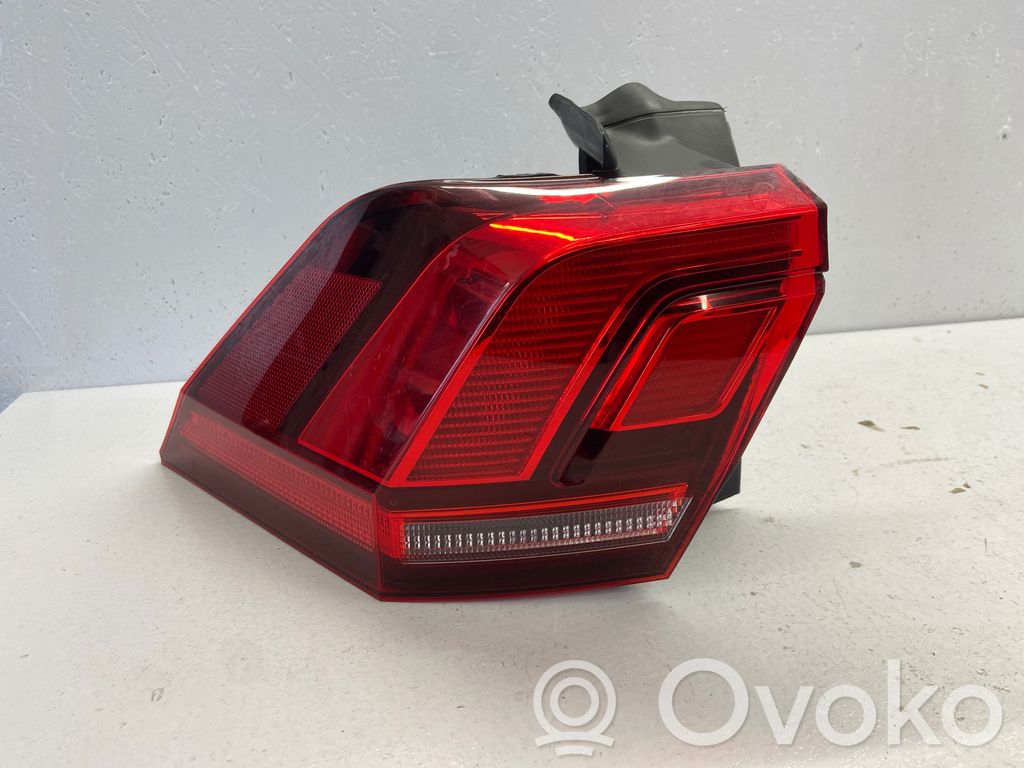 Volkswagen Tiguan Lampă spate în caroserie 