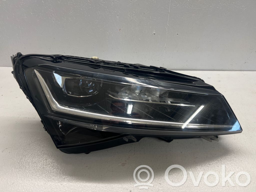 Skoda Superb B8 (3V) Far 