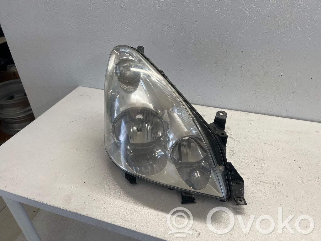 Toyota Corolla Verso AR10 Scheinwerfer 