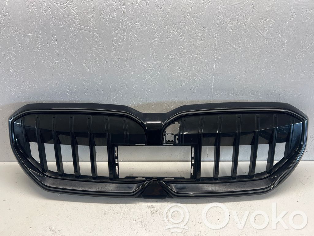 BMW 5 G60 G61 Etupuskurin ylempi jäähdytinsäleikkö 