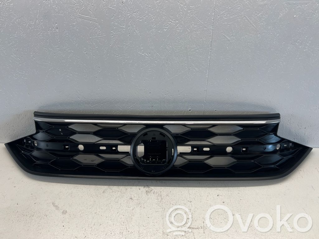 Volkswagen Taigo Maskownica / Grill / Atrapa górna chłodnicy 