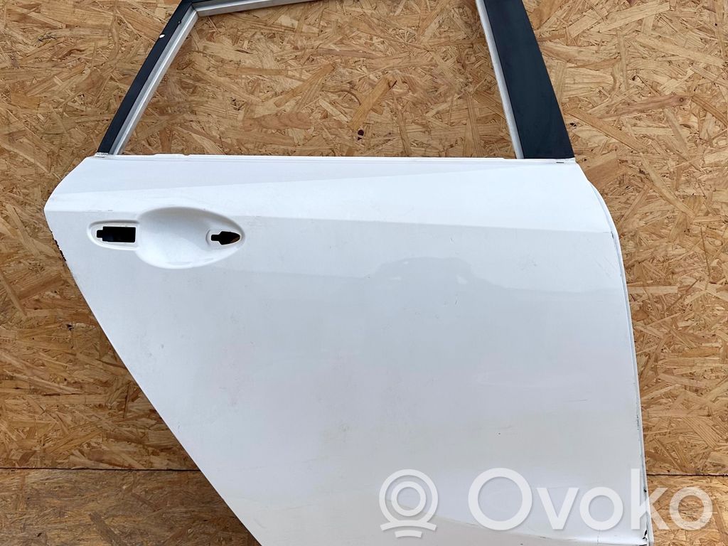 Mazda 3 II Aizmugurējās durvis 