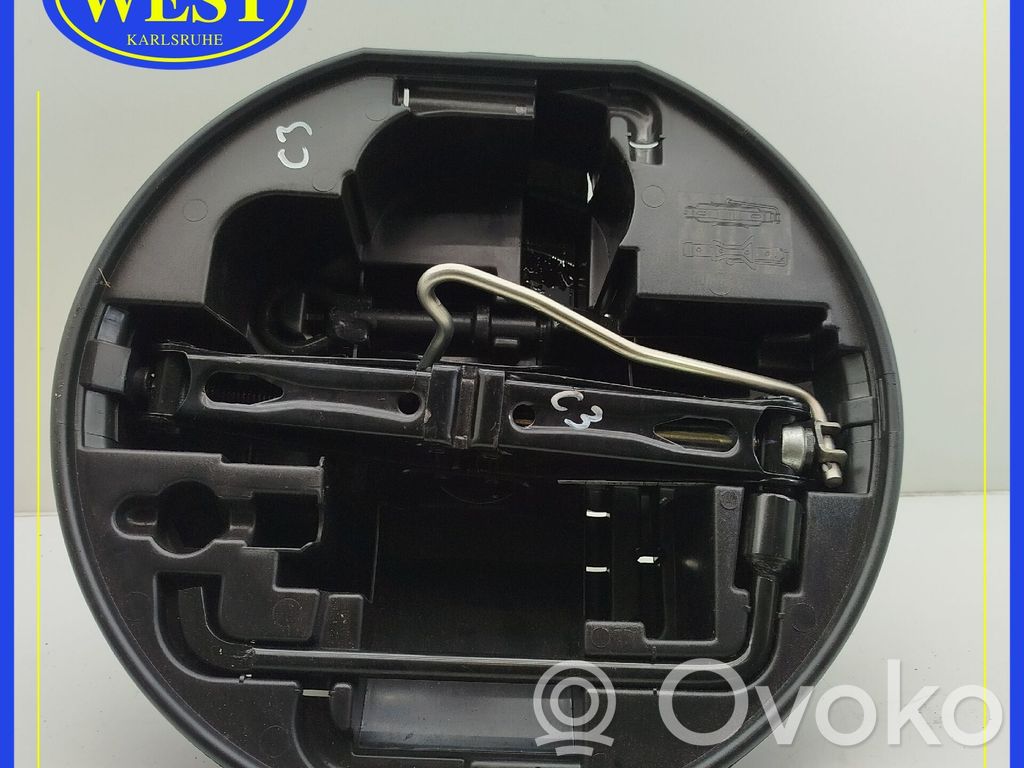 Tailgate trim   8748VG