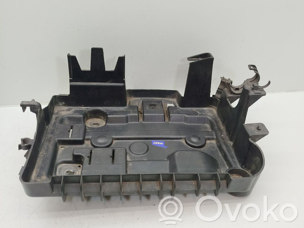 Opel Corsa D Staffa di montaggio della batteria 