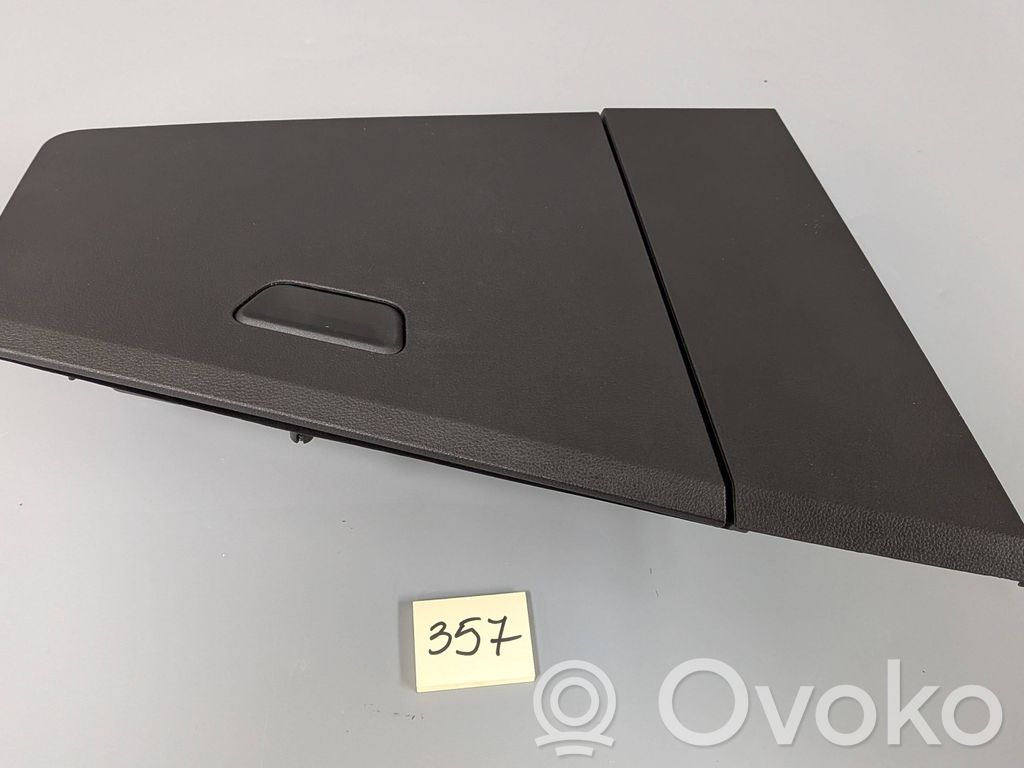 Guantera   685617846R,2865339X,T0560066,4795995
