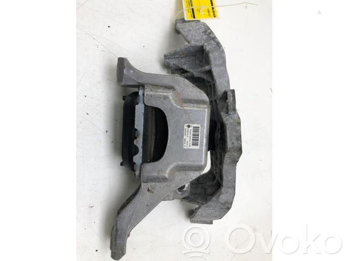 Mini One - Cooper R56 Engine mounting bracket 