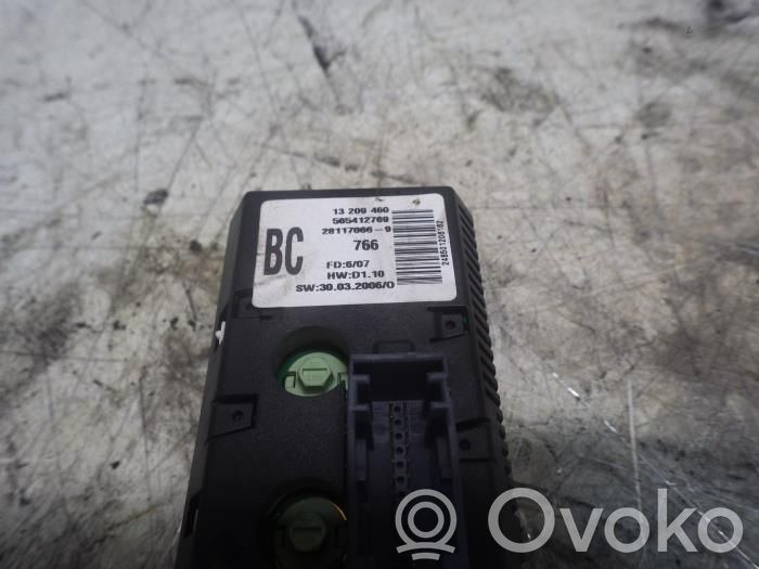 Opel Corsa D Uhr 