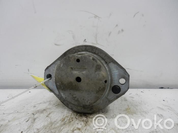 Variklio tvirtinimo kronšteinas   6761089