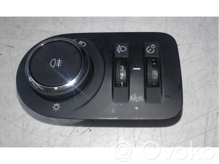 Interruptor de luz   13470444