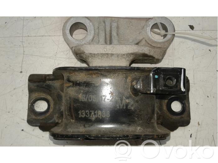 Engine mounting bracket   13371838
