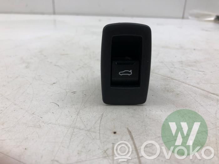 BMW X1 U11 Interruptor para abrir la puerta trasera 