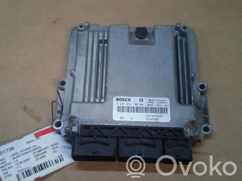 Opel Vivaro Engine control unit/module 