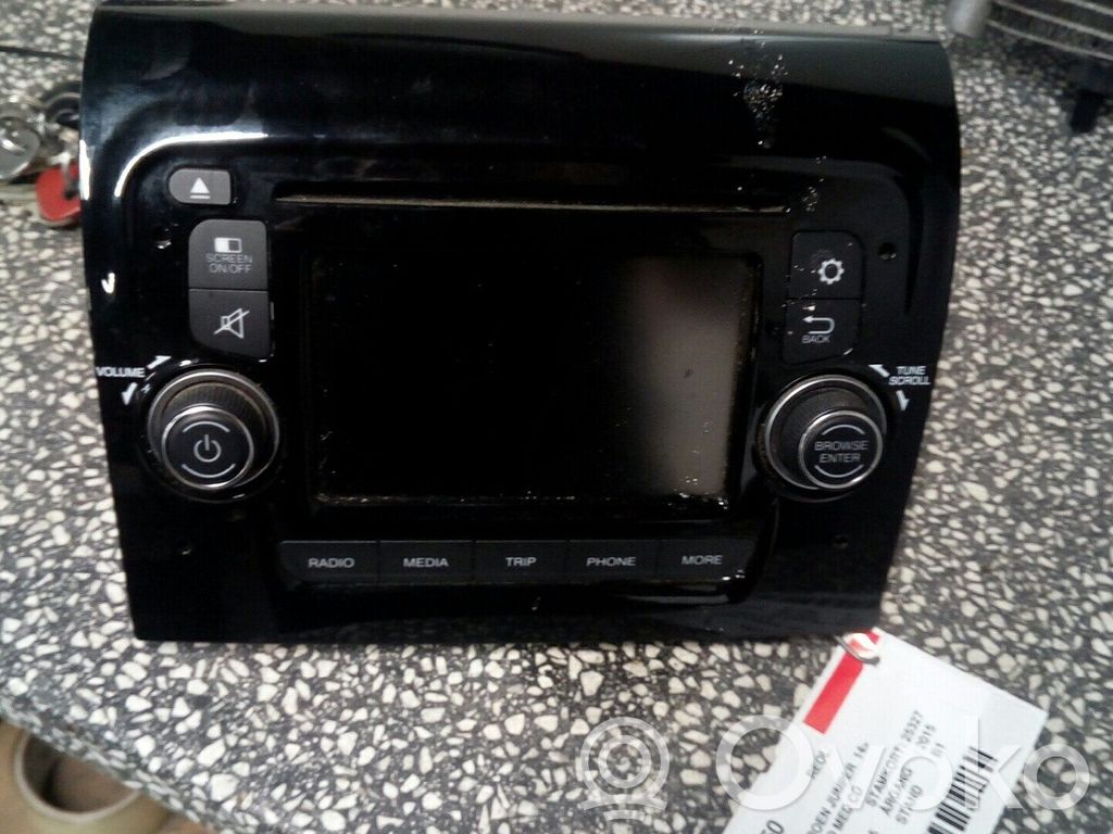 Unité / module navigation GPS   1614229680,1643705980,1627159880,1643098580,1680462080,1681340280,1681340580,1681340680,1681340780,1684960780,1684961480