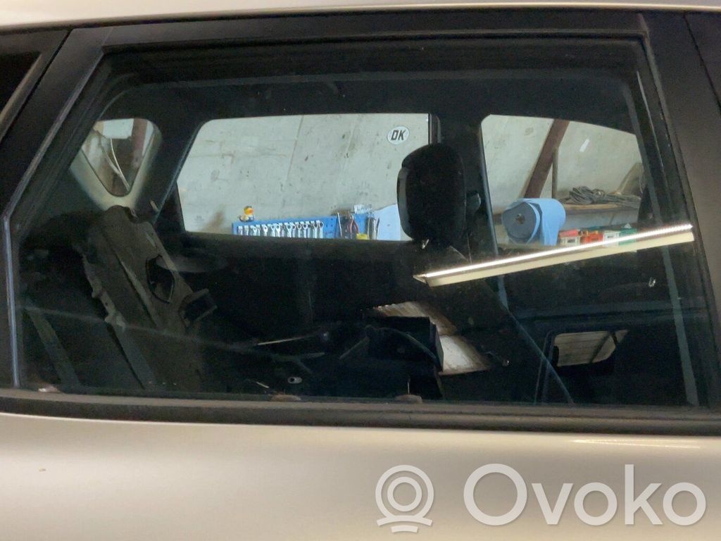 KIA Ceed Front door window glass four-door 
