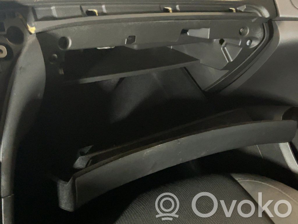 Opel Insignia A Stalčiukas 