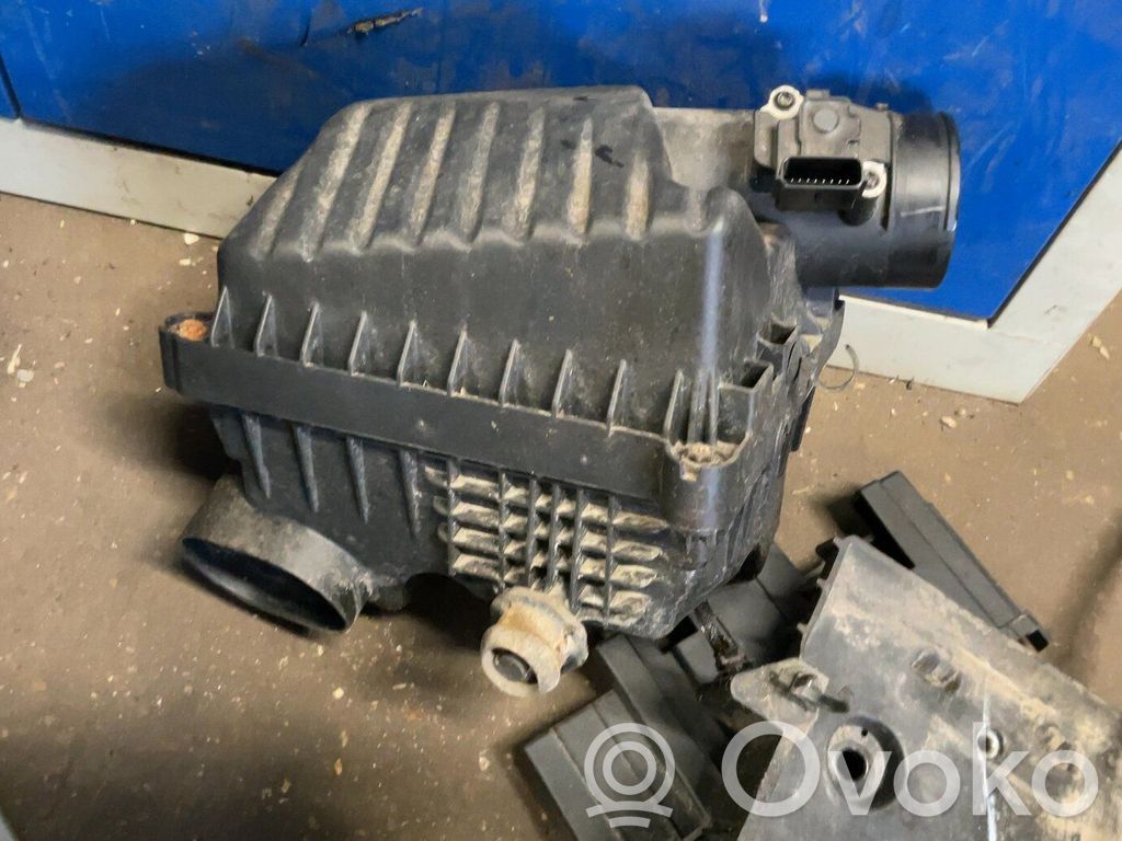 Opel Karl Air filter box 