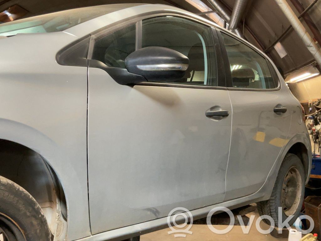 Peugeot 208 I Puerta delantera 