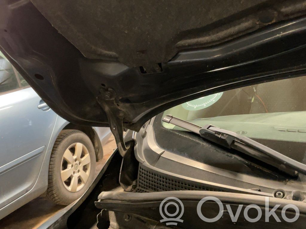 Mazda 2 Engine bonnet/hood hinges 