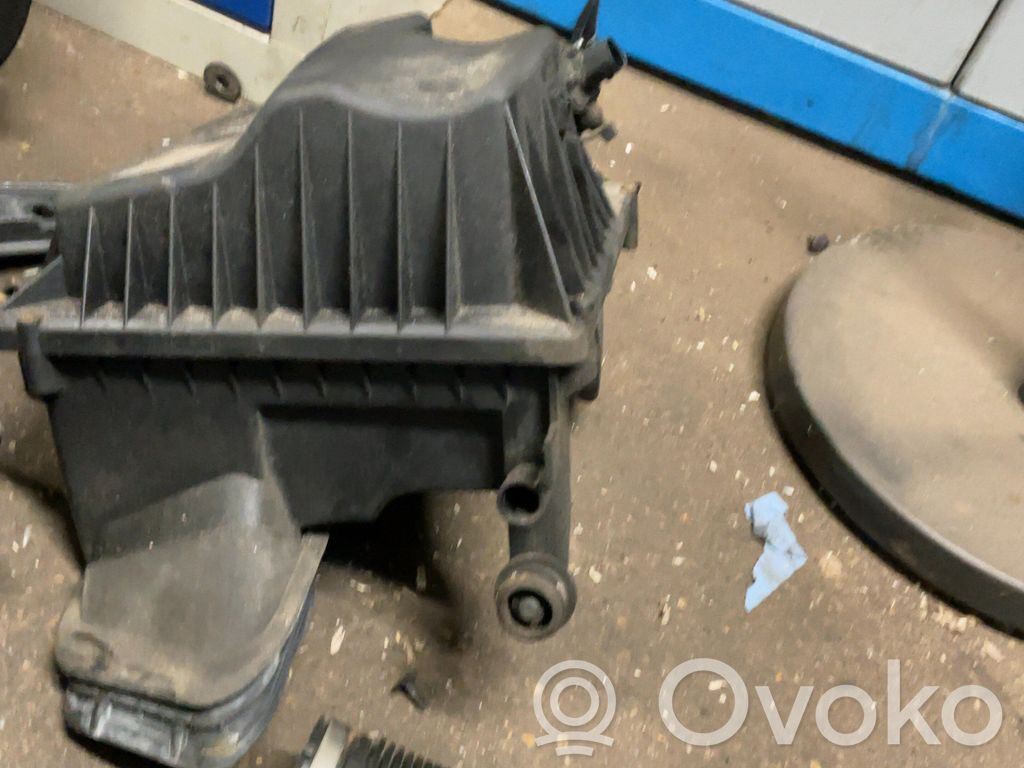Opel Astra J Obudowa filtra powietrza 
