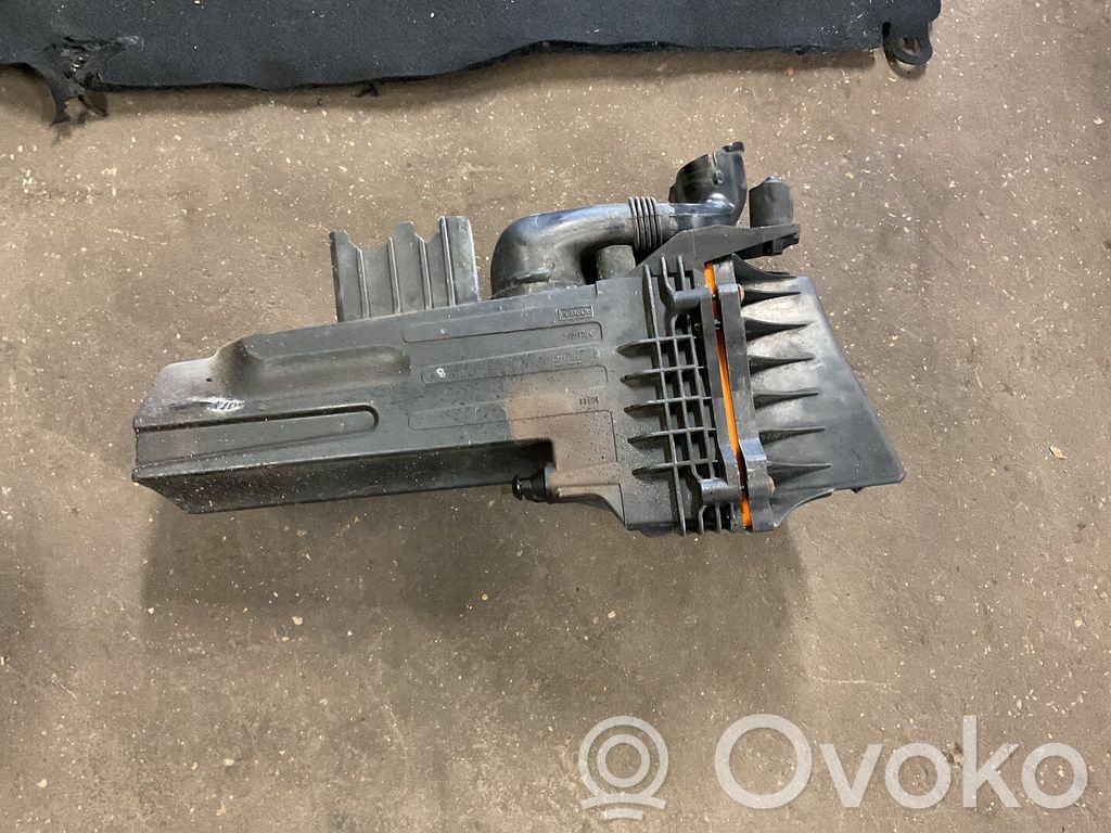 Ford B-MAX Ilmansuodattimen kotelo 