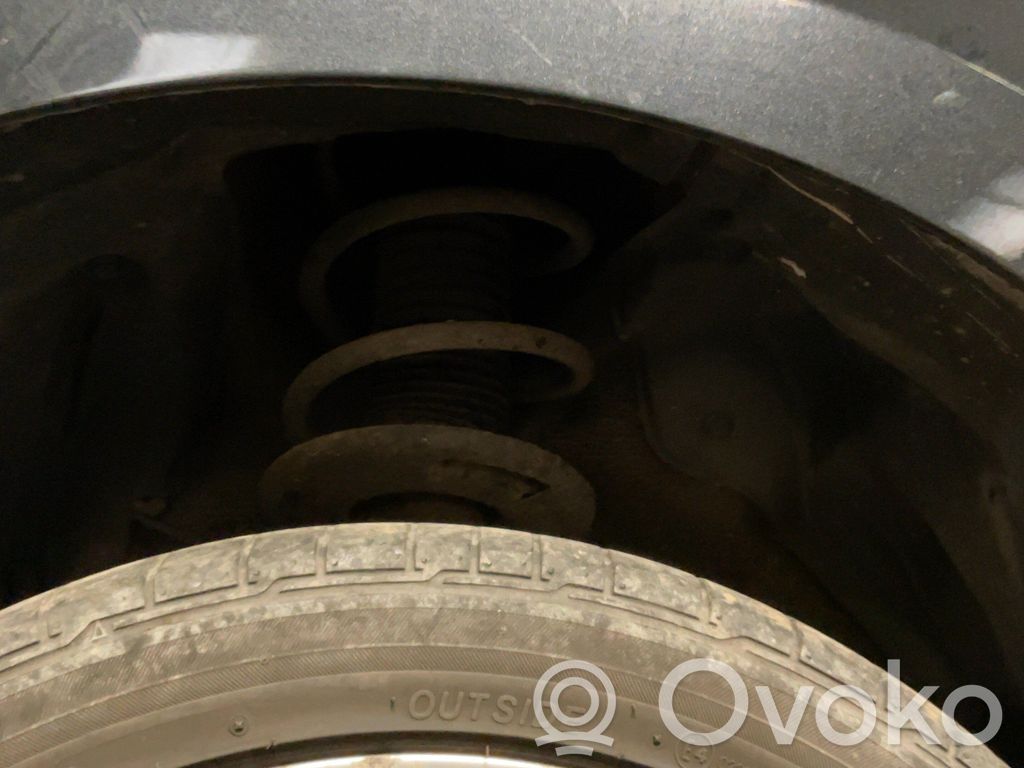 Mazda 3 III Etuiskunvaimennin kierrejousella 