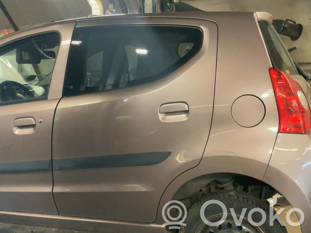 Suzuki Alto Puerta trasera 