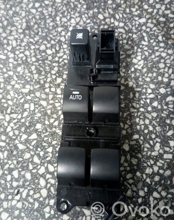 Mitsubishi Space Star Electric window control switch 