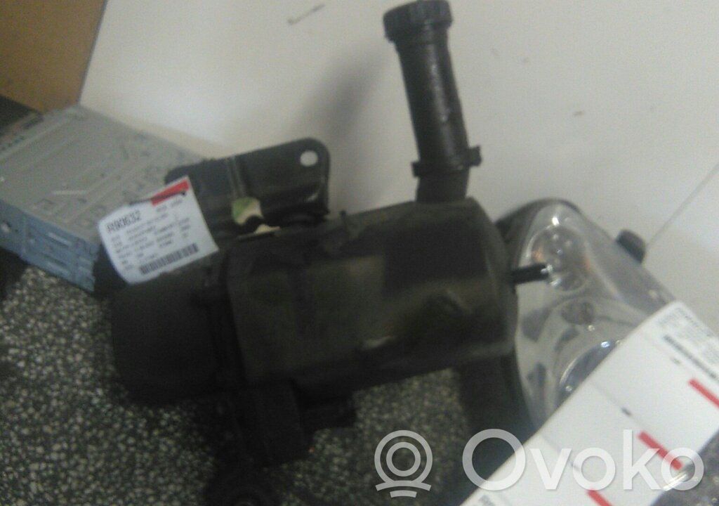 Peugeot 307 CC Power steering pump 