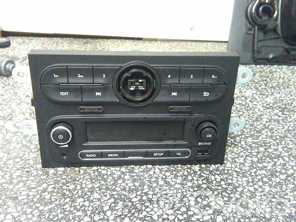GPS navigation control unit/module   281156611R