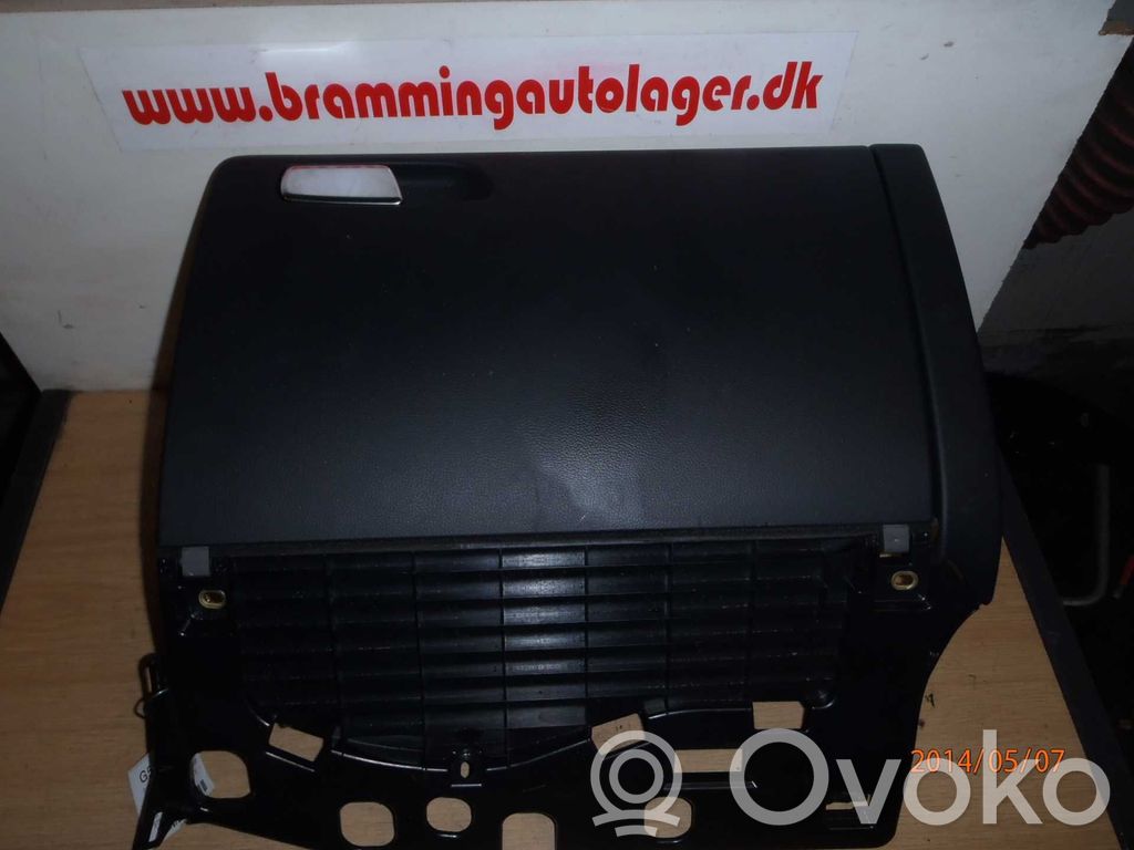 Audi A4 S4 B8 8K Compartimiento/consola central del panel 