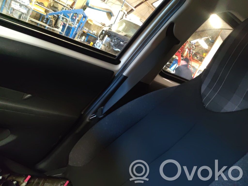 Peugeot 108 Hebilla del cinturón delantero 