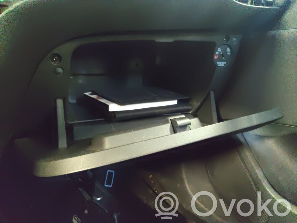 Opel Corsa E Stalčiukas 