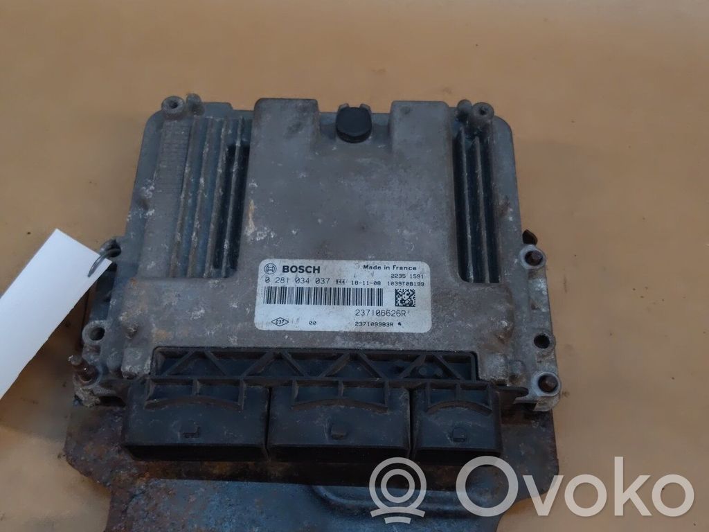 Renault Trafic III (X82) Engine control unit/module 