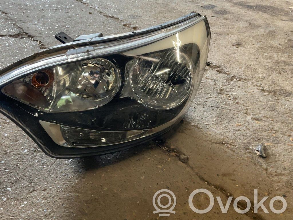 KIA Rio Etu-/Ajovalo 