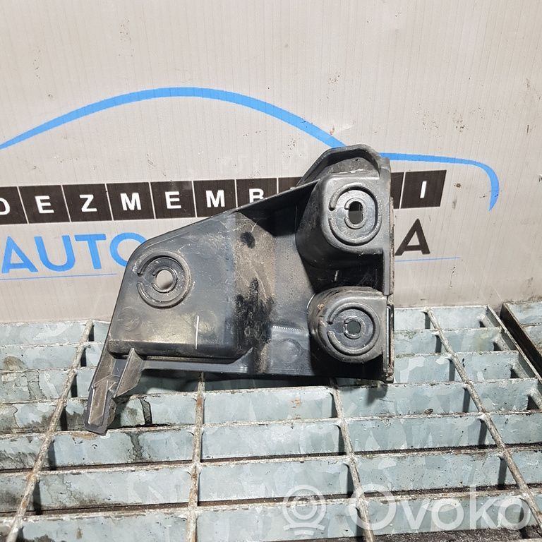 Rear bumper mounting bracket
