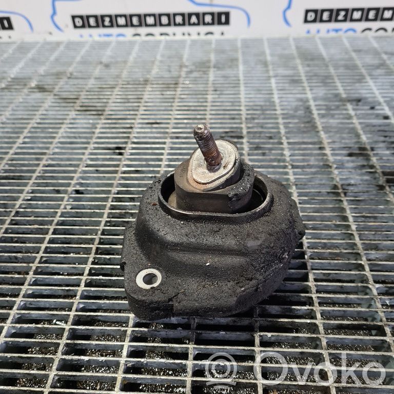 BMW X3 E83 Engine mounting bracket 