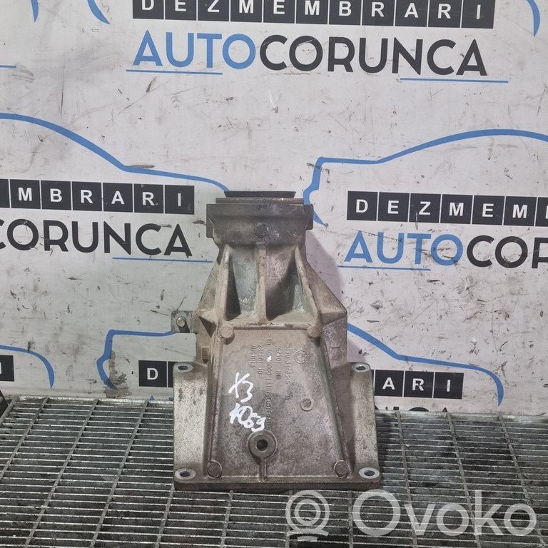 BMW X3 E83 Engine mounting bracket 