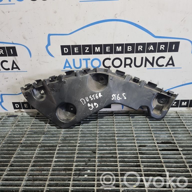 Dacia Duster Soporte de montaje del parachoques trasero 