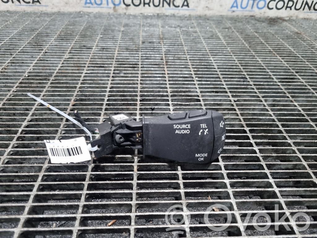 Dacia Duster II Passenger airbag on/off switch 