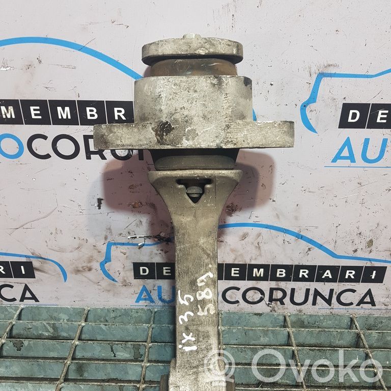 Hyundai ix35 Engine mounting bracket 