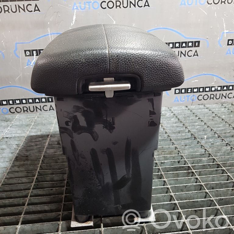 KIA Sorento Bracciolo 